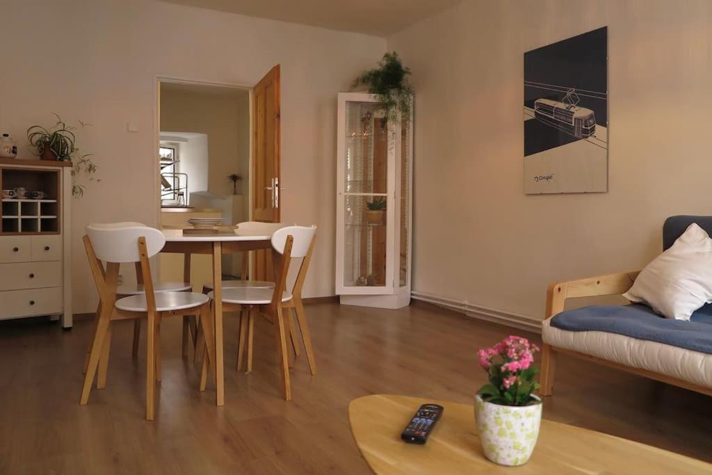 Hradcany Apartment With Green Energy Praag Buitenkant foto